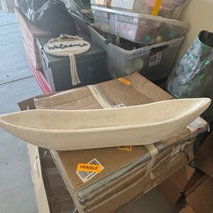 LONG WHITE WOODEN DISPLAY BOWL